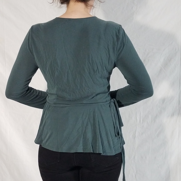 Beautiful stretchy top for women - Picture 7 of 8